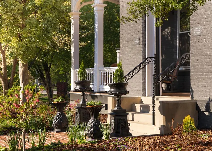 Lawrenceburg Bed & Breakfasts 