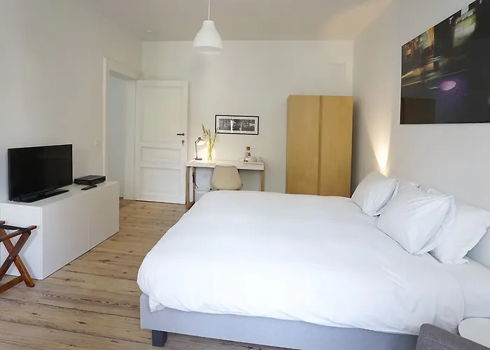 B&B Home & The City