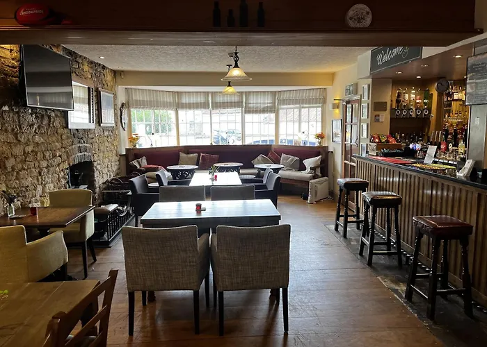 Crown & Anchor