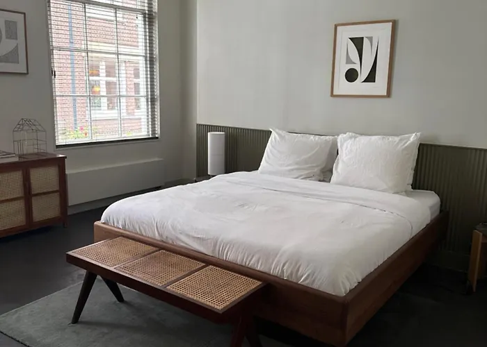 Commune Suites