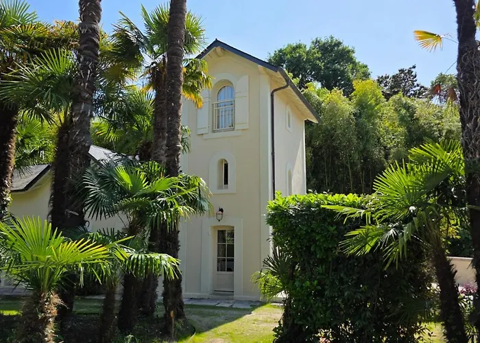 Chateau Belle Epoque - Chambres D'Hotes & Gites