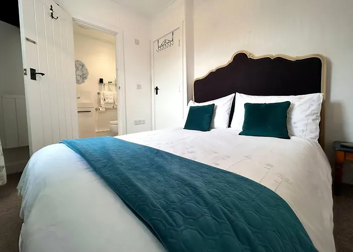 Helston Bed & Breakfasts 
