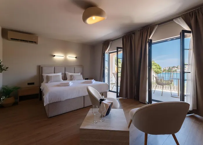 Lanterna Rooms Veli Iz
