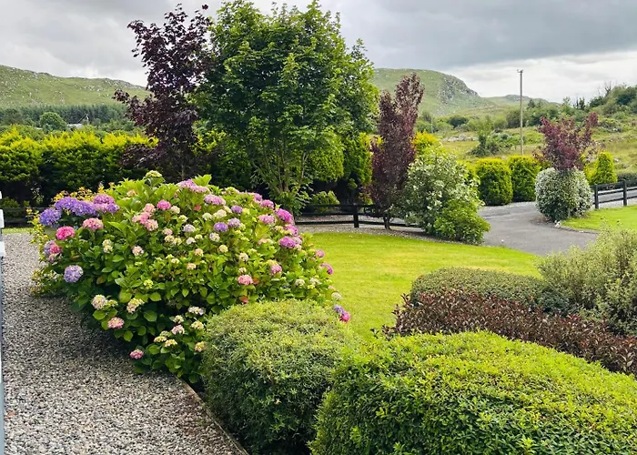 Hillcrest Farmhouse Bed & Breakfast