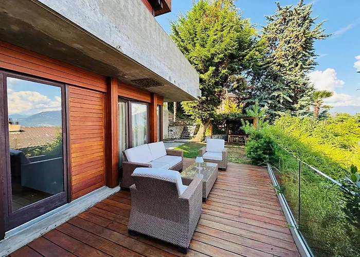 Family Suite With Garden And Amaizing View To Lugano