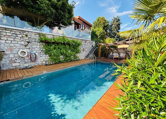 Family Suite With Garden And Amaizing View To Lugano