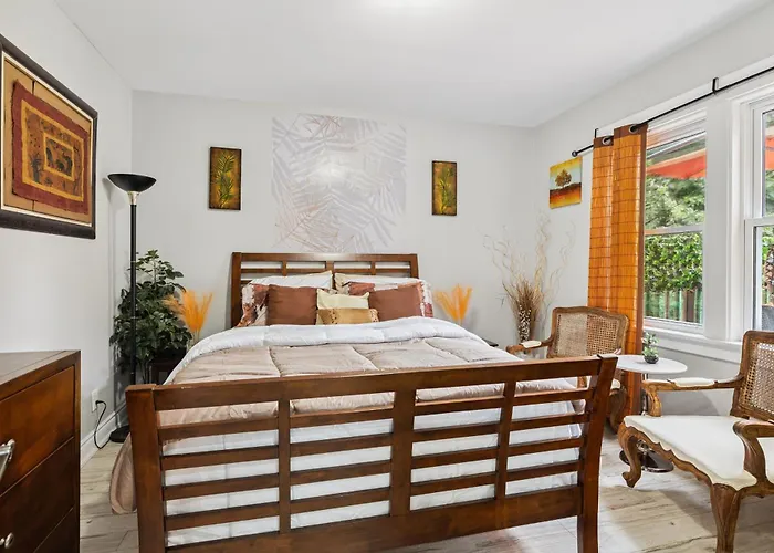 Ora'S Place Bnb