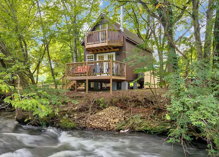 Creekwalk Inn Bed And Breakfast With Cabins