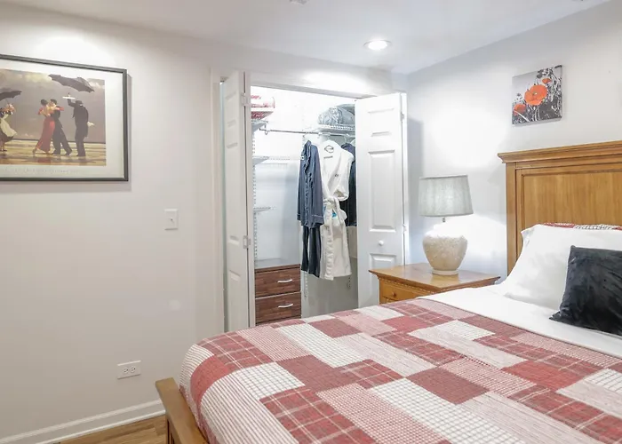Naperville Bed & Breakfasts 