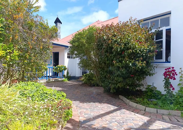 Guinea Fowl Lodge - Lagoon & Heads View B&B, Central Knysna