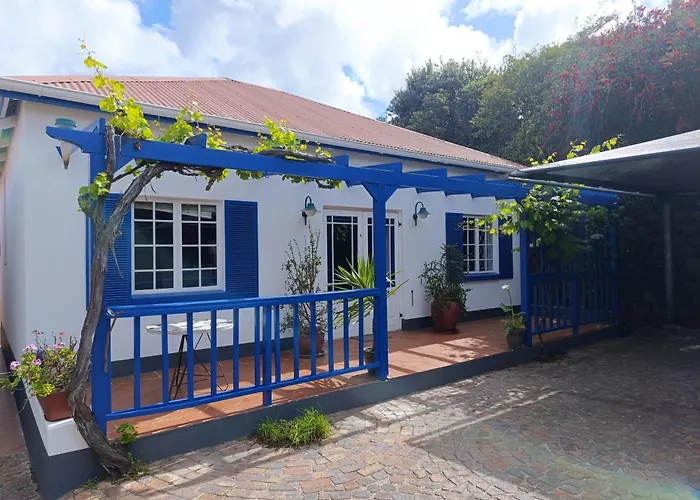Guinea Fowl Lodge - Lagoon & Heads View B&B, Central Knysna