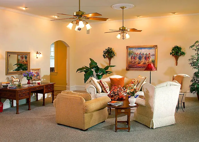 Chez Lyndon Manor