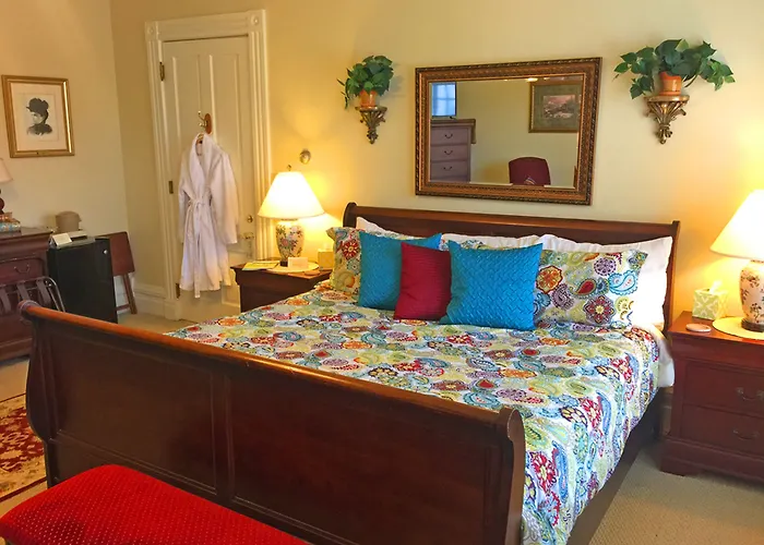 Chez Lyndon Manor