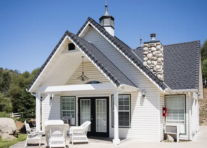 Hounds Tooth Inn