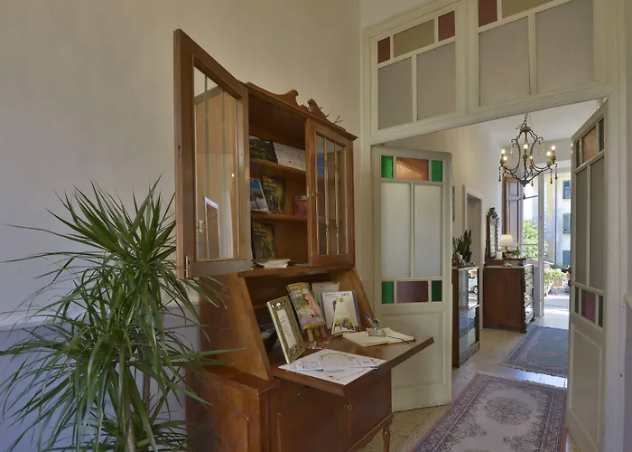 Pontremoli Bed & Breakfasts 