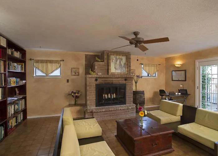 Lakehouse Bed And Breakfast