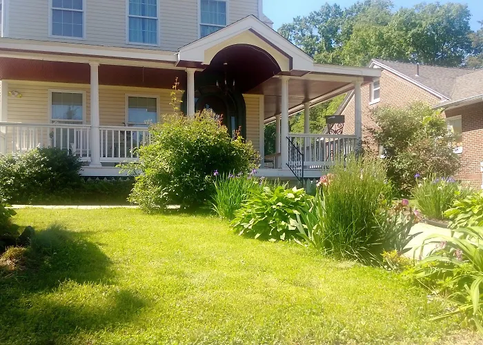 Holyoke Bed & Breakfasts 
