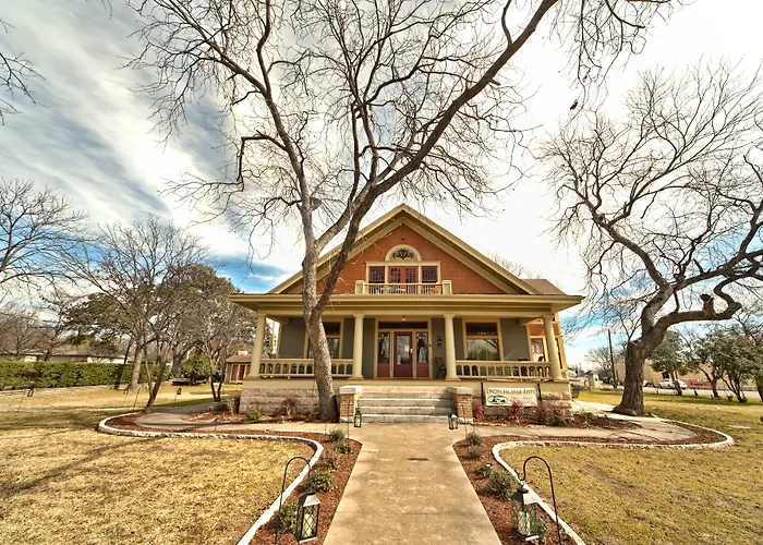 Iron Horse Inn