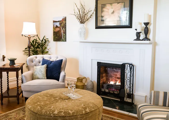 Oak Hill On Love Lane Bed And Breakfast Inn
