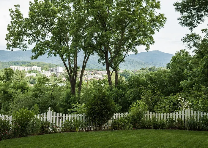 Oak Hill On Love Lane Bed And Breakfast Inn