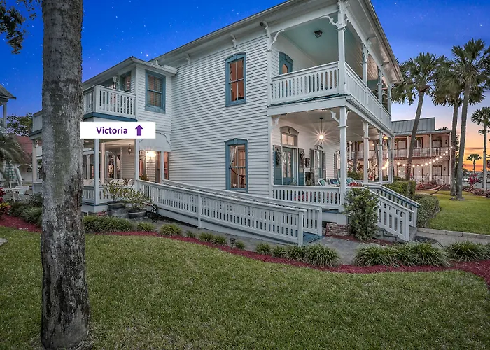 Bayfront Westcott House Bed & Breakfast