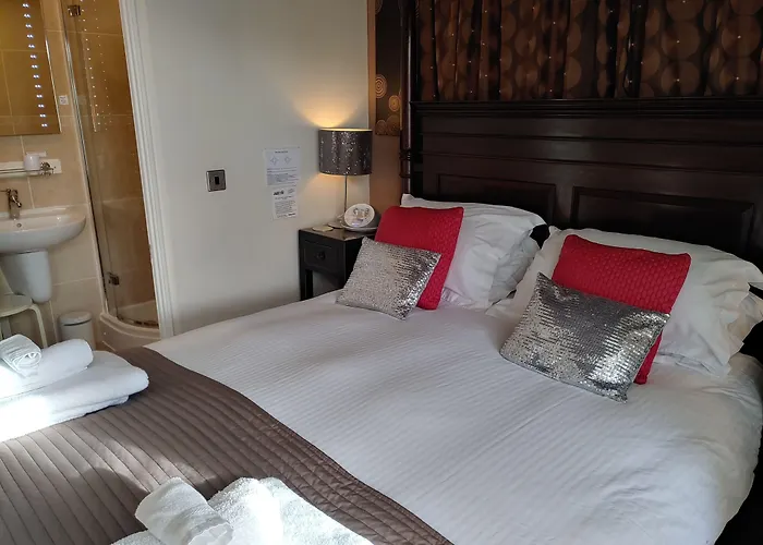 The Bath House Boutique B&B - In-Room Breakfast - Free Parking