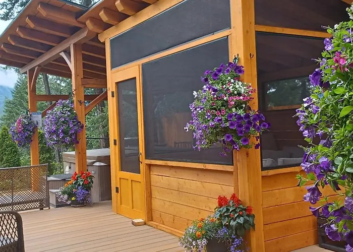 Lake Louise Bed & Breakfasts 