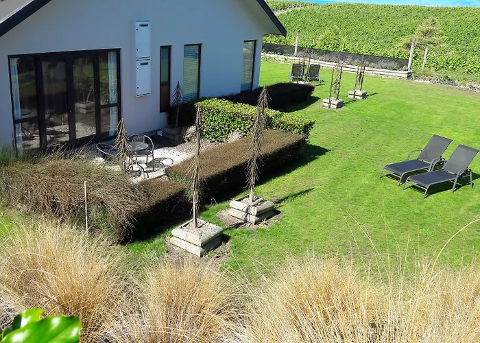 Pine Hill Lodge In Vineyard
