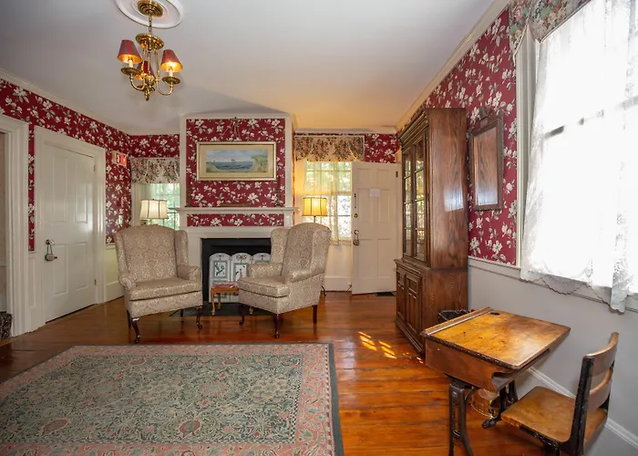 Clark Currier Inn