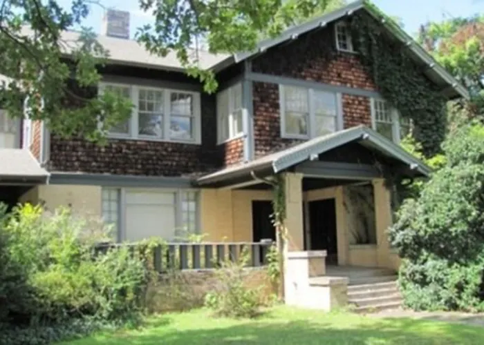 Morgan And Wells Bed And Breakfast