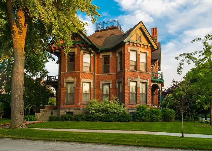 Historic Webster House Bed And Breakfast Inn