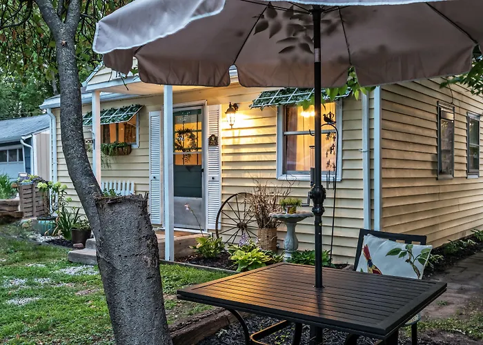 Silver Heart Inn & Cottages