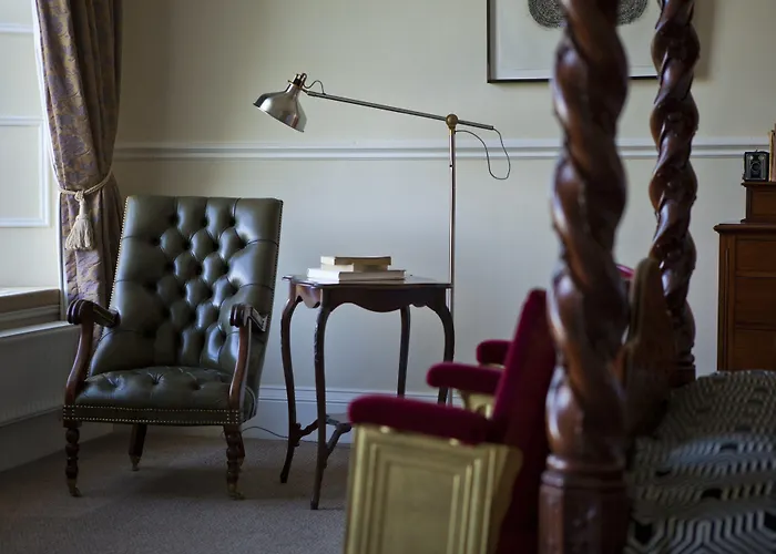 Coed Mawr Hall Bed & Breakfast