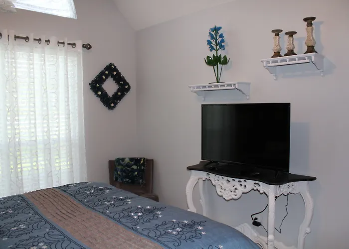 Maple Creek Bed&Breakfast