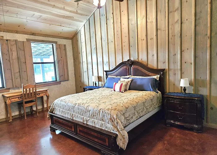 Breezy Hills Cottages - Moonlight Cottage