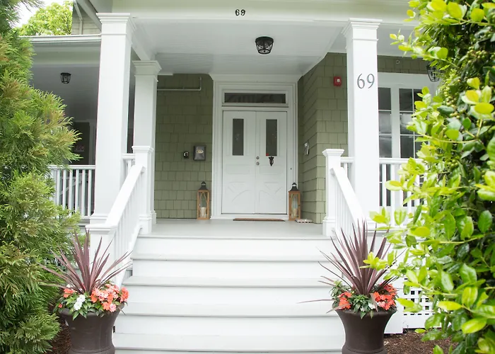 Northport Bed & Breakfasts 