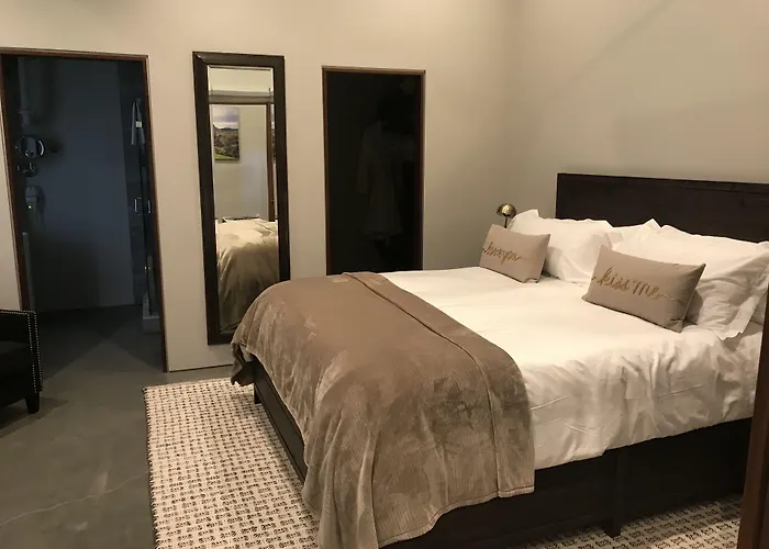 Bed And Barrel At Stonehouse Cellars