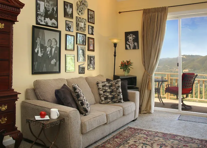 Roseville Bed & Breakfasts 