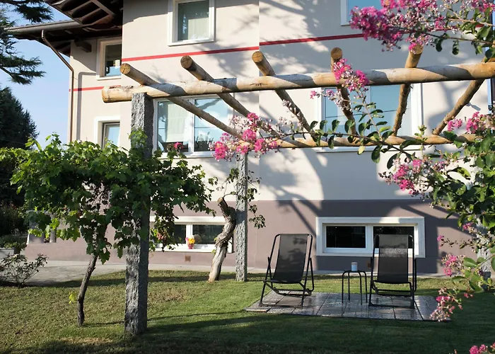 San Maurizio D'opaglio Bed & Breakfasts 