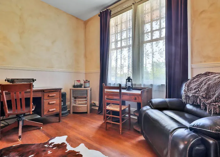 The Lancaster Manor Bed And Breakfast