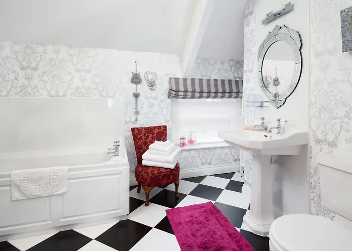 Coach House B & B
