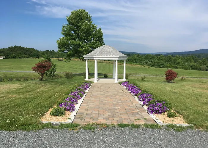 Chantilly Bed & Breakfasts 