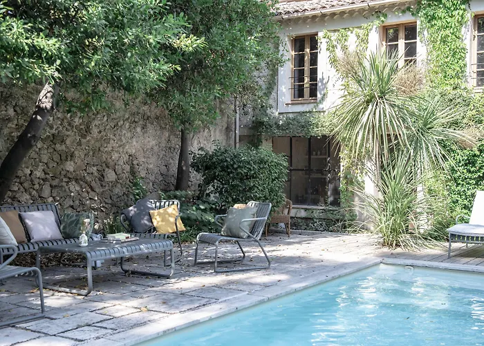 Maison Sumiane - Maison D Hotes Et Locations Avec Piscine