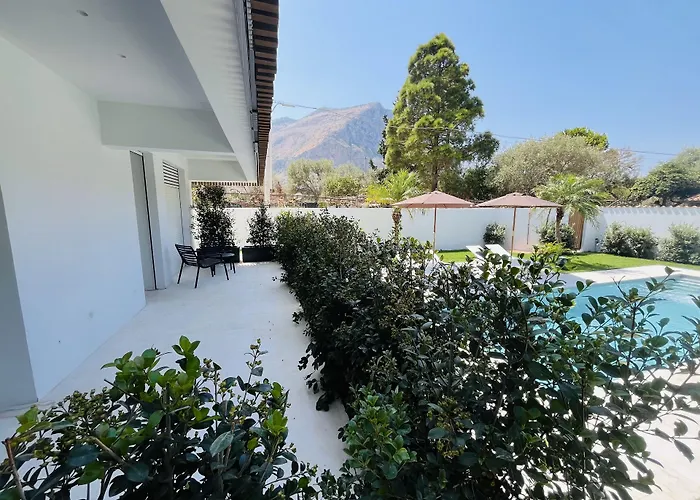 Marina Boutique Rooms