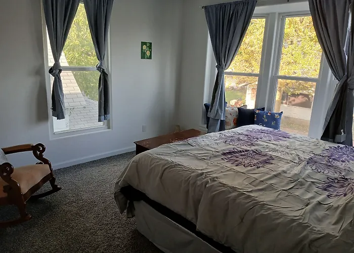 Branson House Bed & Breakfast