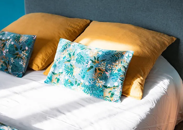 "La Combe Fleurie" Appartements & Chambres