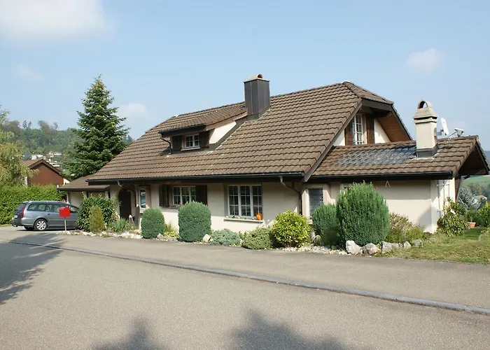 Ferienwohnung Und B&B Chasa Janett