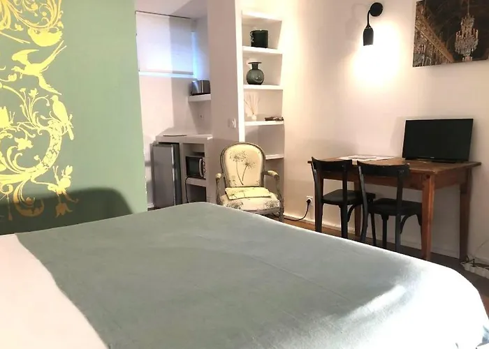Versailles Bed & Breakfasts 