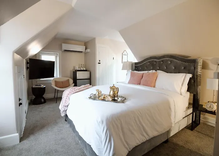 Chimney Hill Estate Inn