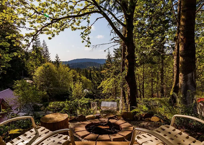 Sungate On Salt Spring - Luxurious Suite With Cedar Hot Tub & View